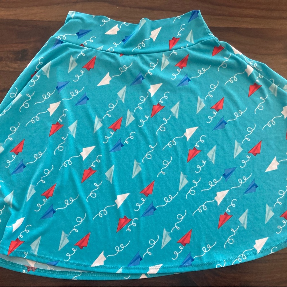 LulaRoe stretchy skater skirt in fun paper airplane print girls size 10